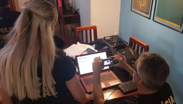 Número de prisões de suspeitos de pornografia infantil em 2022 no Paraná é três vezes maior que em 2021, diz PF
